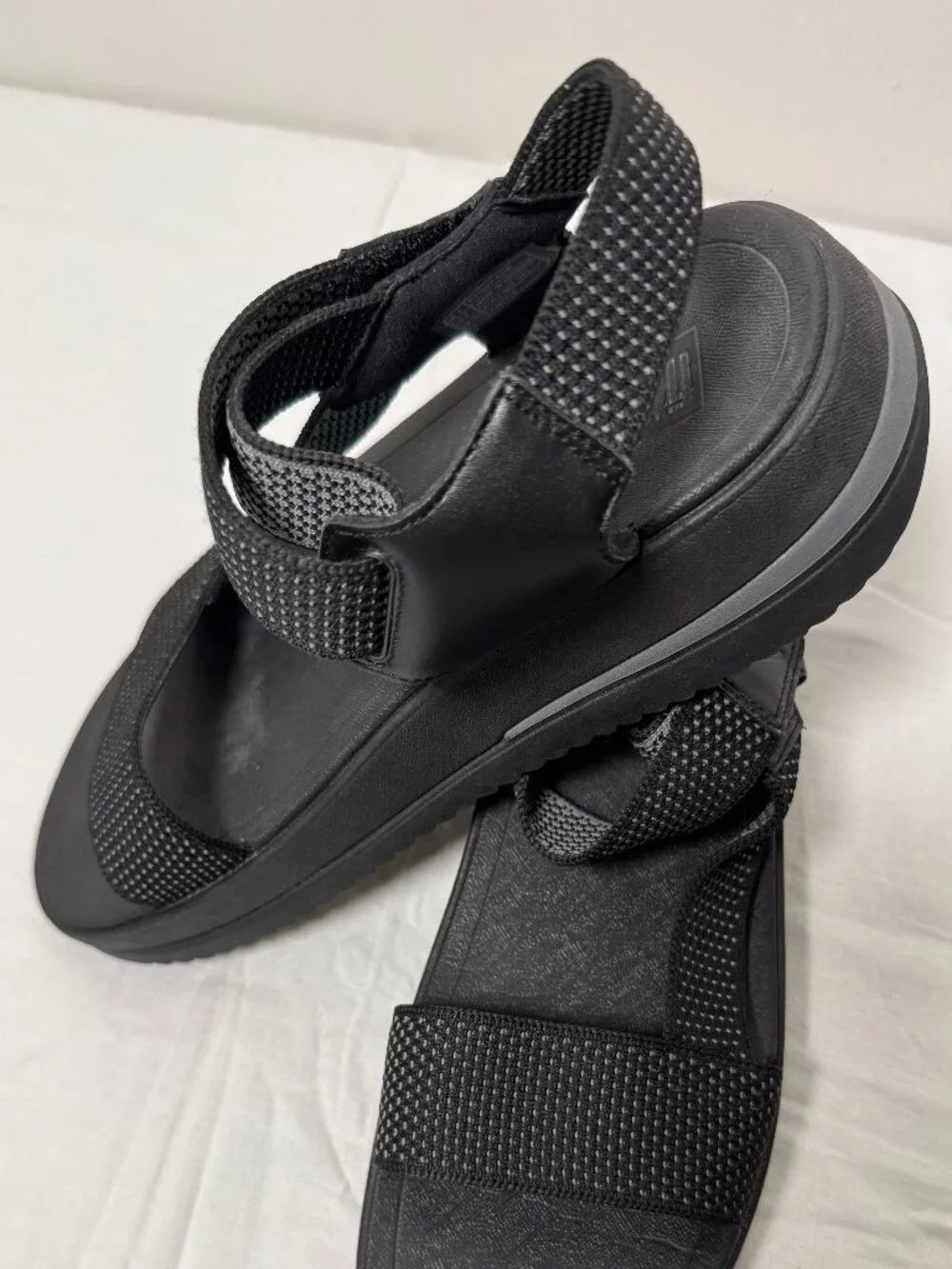 Fitflop Black Sandals Surff Two-Tone Webbing Platform Sz 9